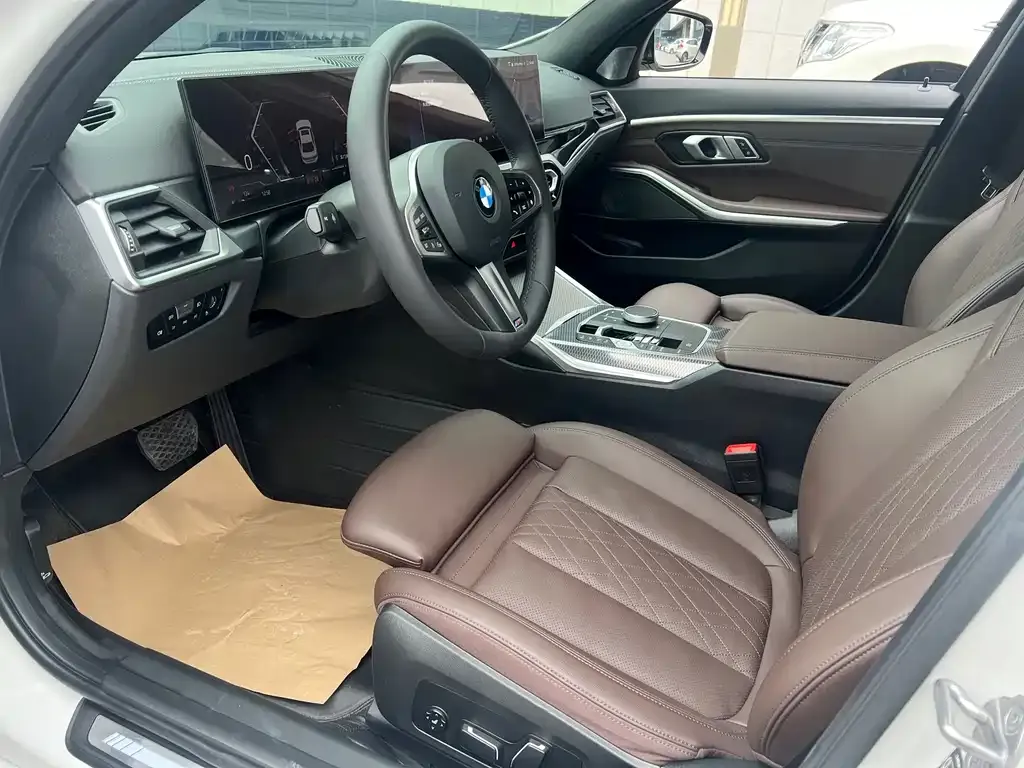 BMW 3 Series 2024 из CN, фото 4