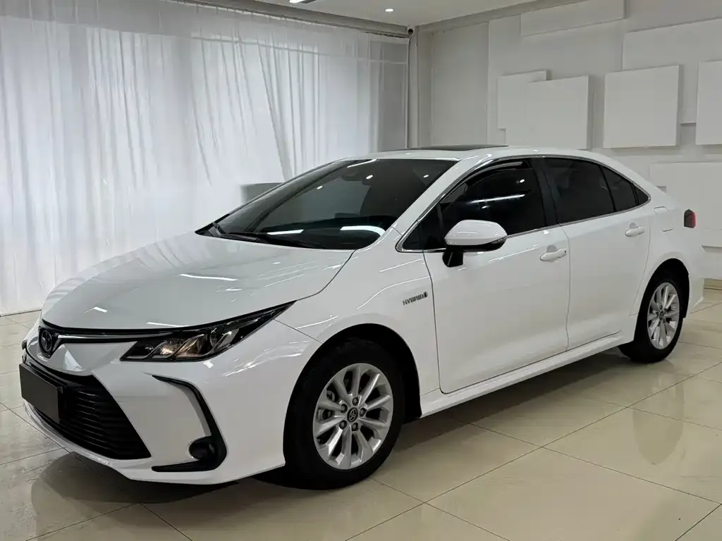 Toyota Corolla — фото 1