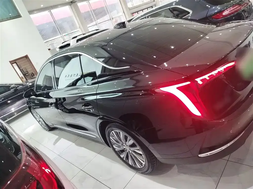 Hongqi E-QM5 2024 из CN, фото 5