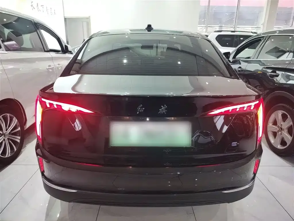 Hongqi E-QM5 2024 из CN, фото 6