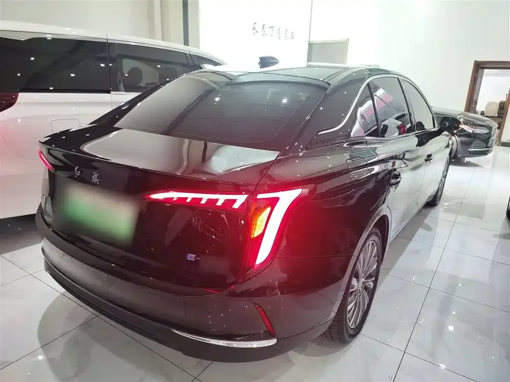 Hongqi E-QM5 2024 из CN, фото 7