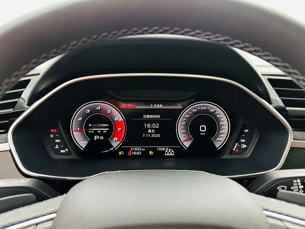 Audi Q3 Sportback — фото 10