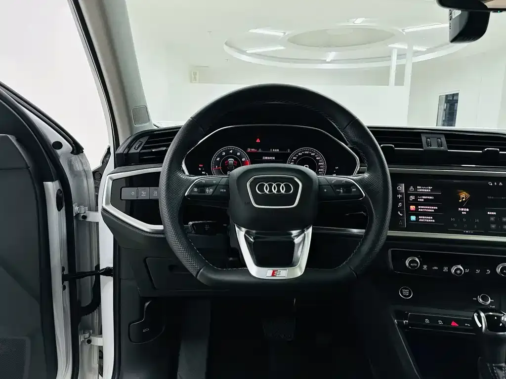 Audi Q3 Sportback — фото 9