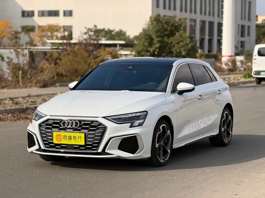 Audi A3 2023 из CN, фото 1