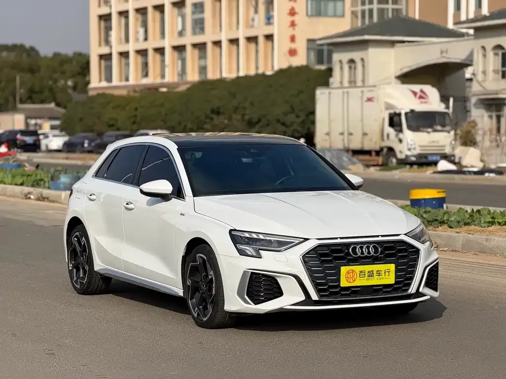 Audi A3 2023 из CN, фото 3
