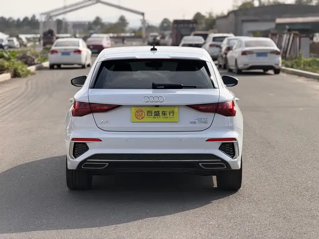 Audi A3 2023 из CN, фото 4
