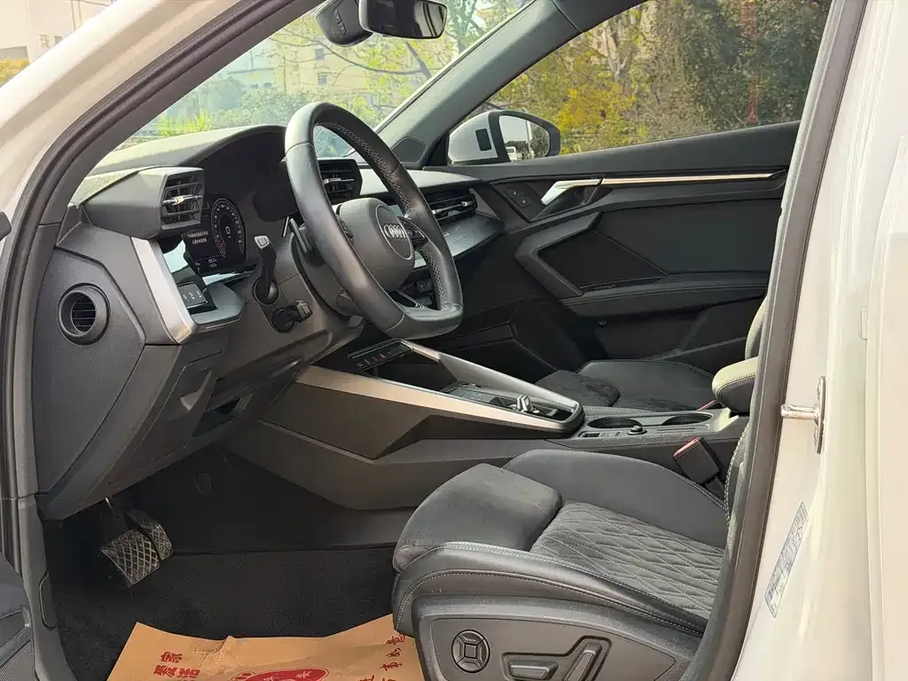 Audi A3 2023 из CN, фото 8