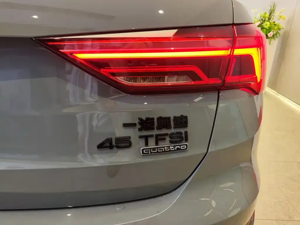 Audi Q3 2023 из CN, фото 6