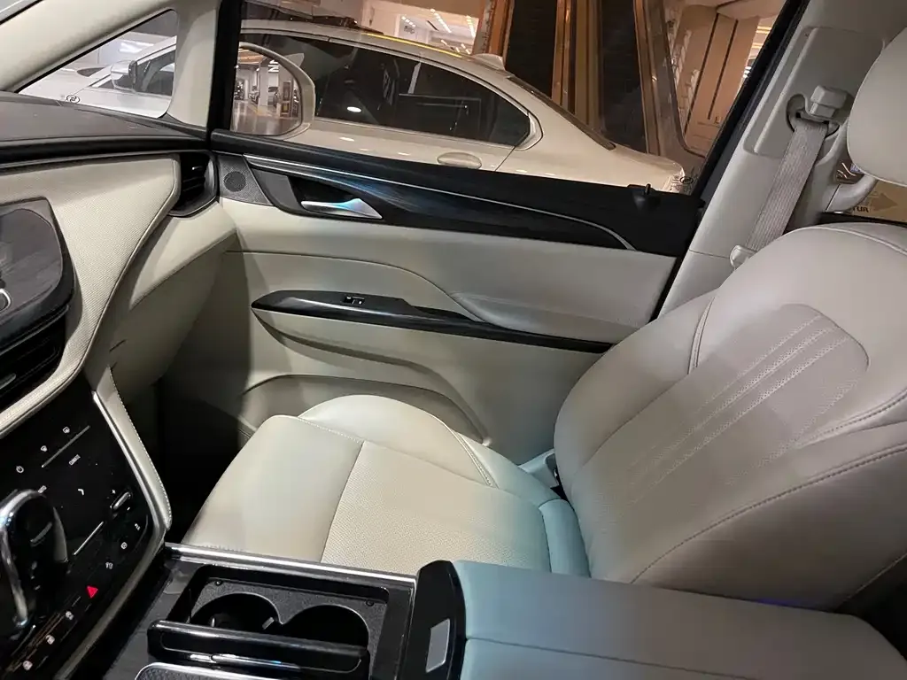 Buick GL8 2021 из CN, фото 10