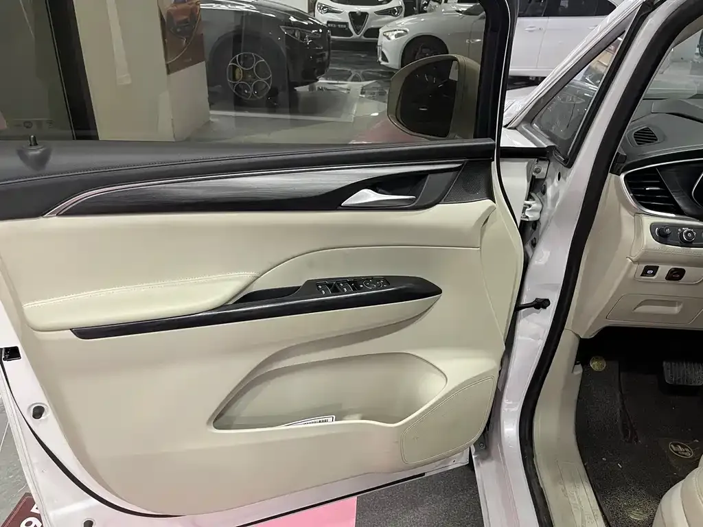 Buick GL8 2021 из CN, фото 6