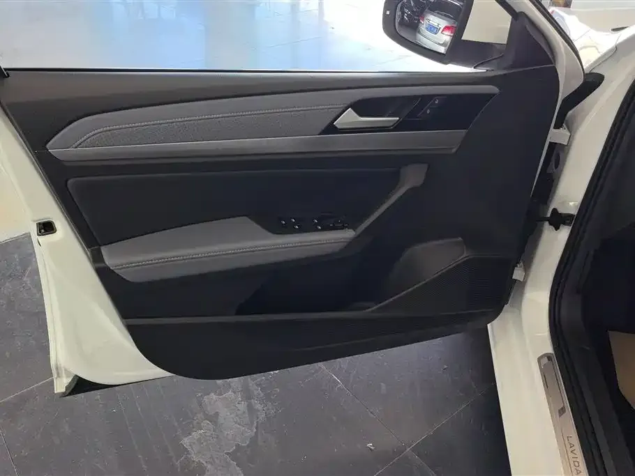 Volkswagen Lavida 2023 из CN, фото 7