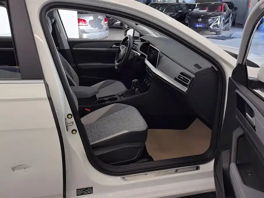 Volkswagen Lavida 2023 из CN, фото 8