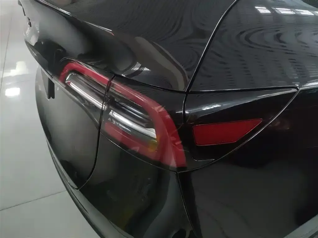 Tesla Model Y 2023 из CN, фото 8