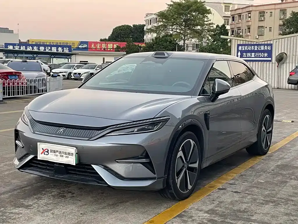 BYD L EV — фото 1