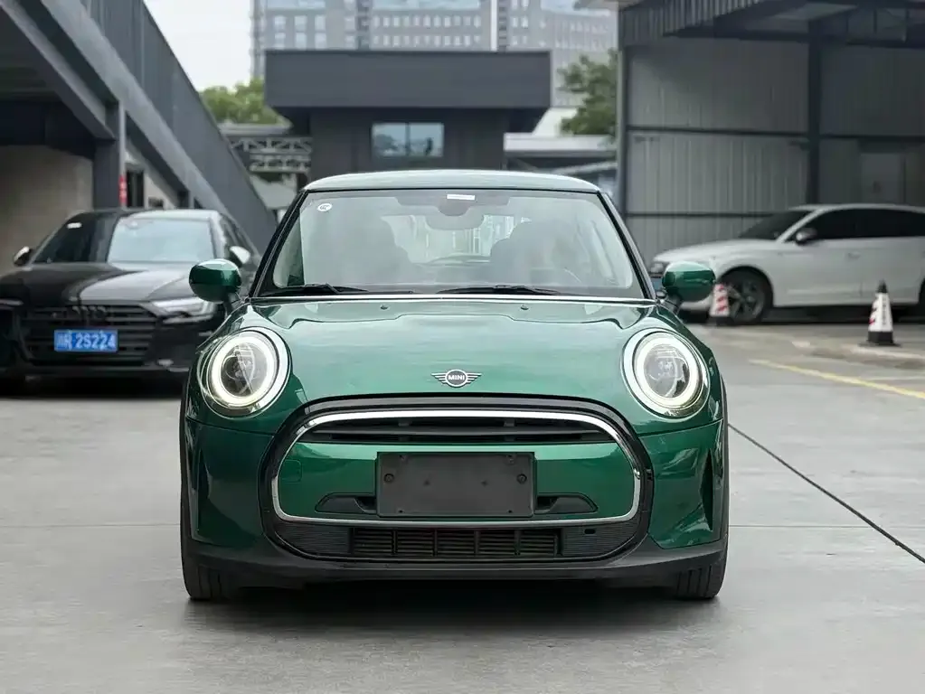 MINI Cooper (3-door) 2022 из CN, фото 2