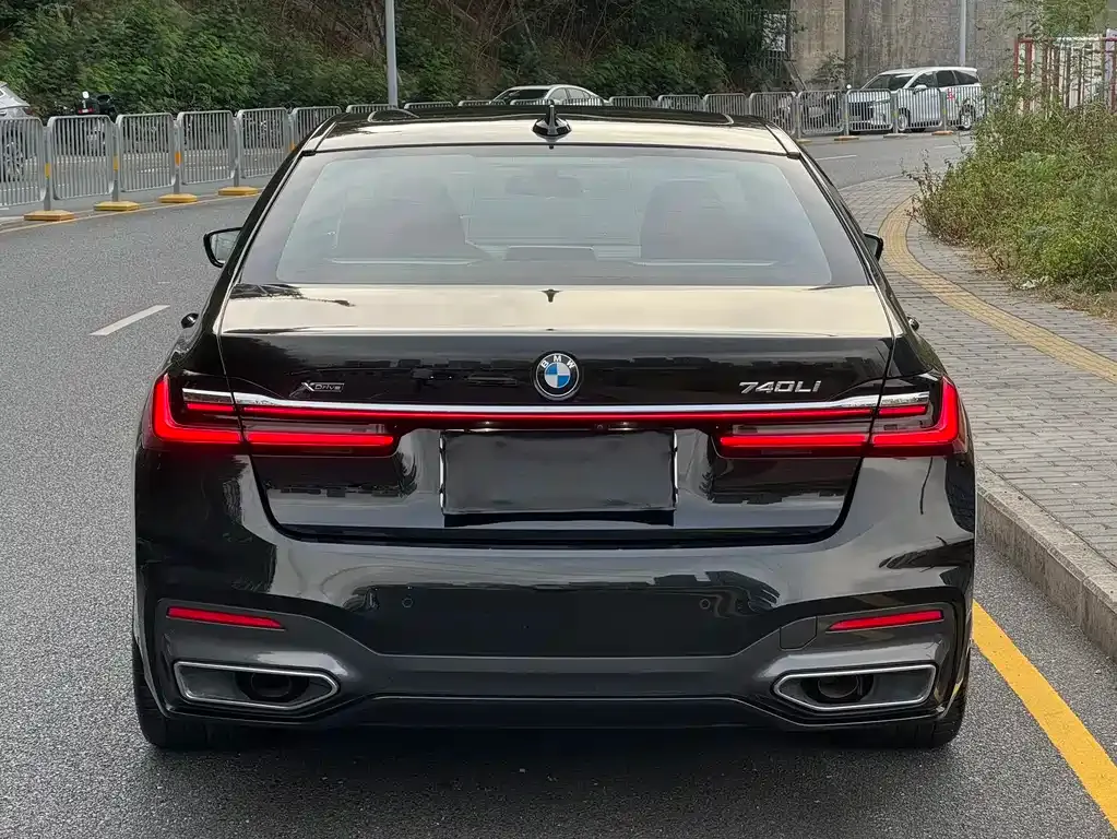 BMW 7 Series 2021 из CN, фото 4