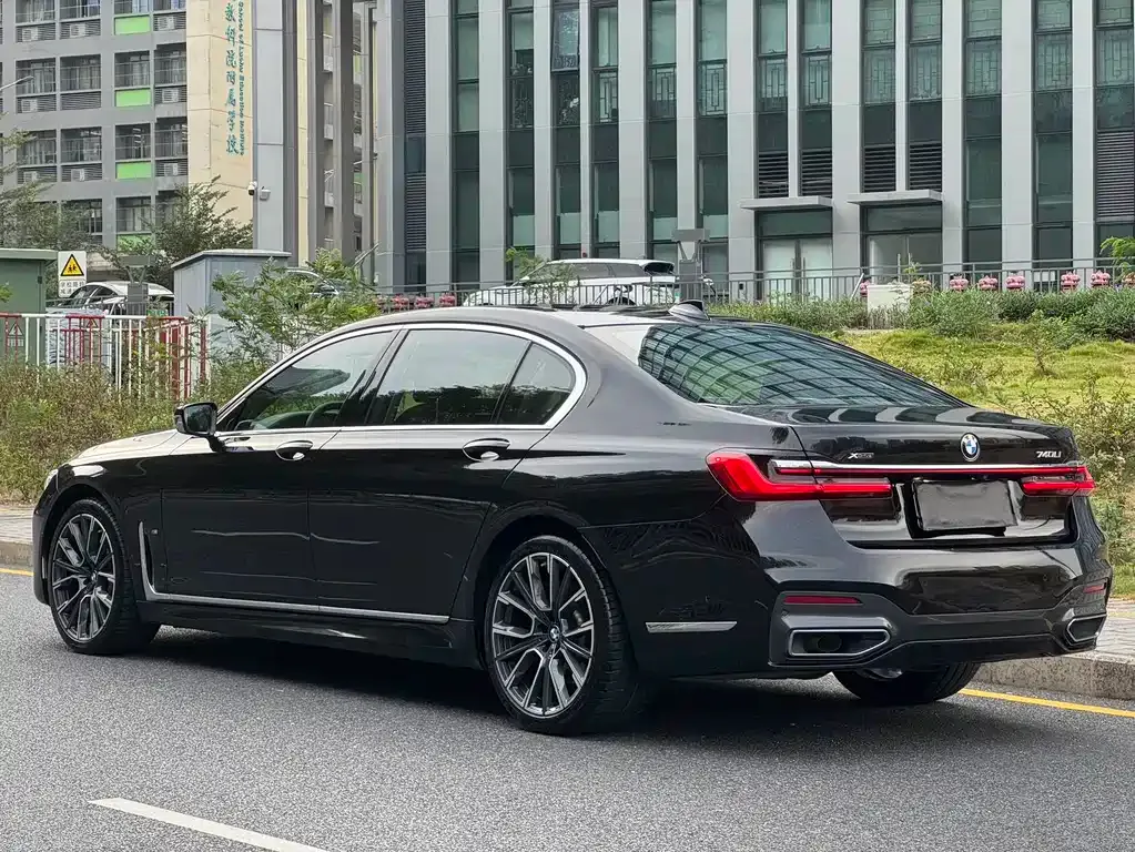 BMW 7 Series 2021 из CN, фото 5