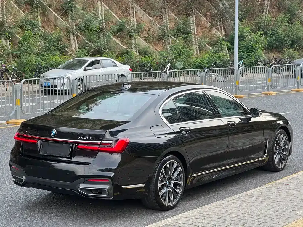 BMW 7 Series 2021 из CN, фото 6