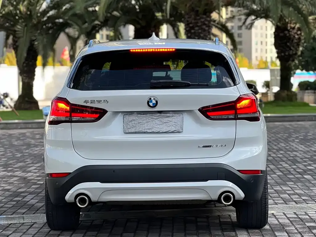 BMW X1 — фото 8