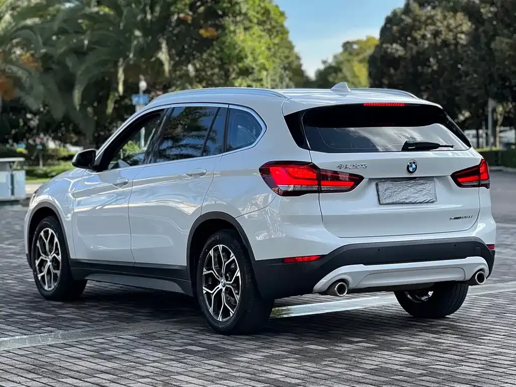 BMW X1 — фото 9