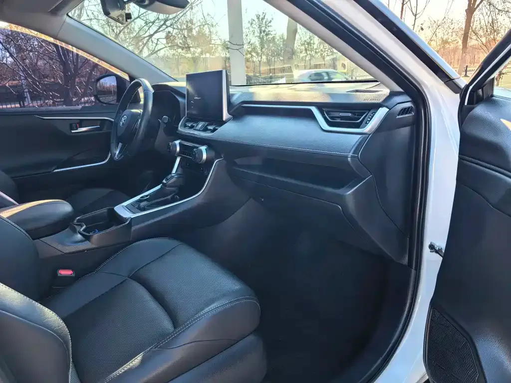 Toyota Wildlander 2022 из CN, фото 10