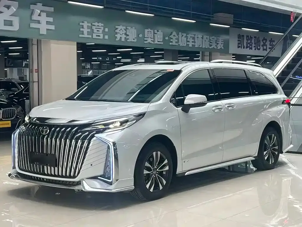Toyota Granvia 2024 из CN, фото 1