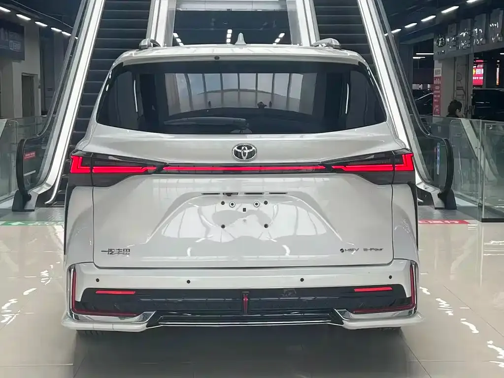 Toyota Granvia 2024 из CN, фото 8