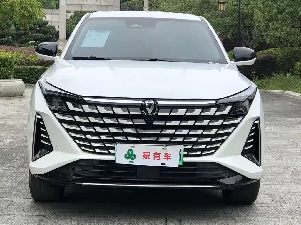 Changan UNI-Z New Energy 2024 из CN, фото 2