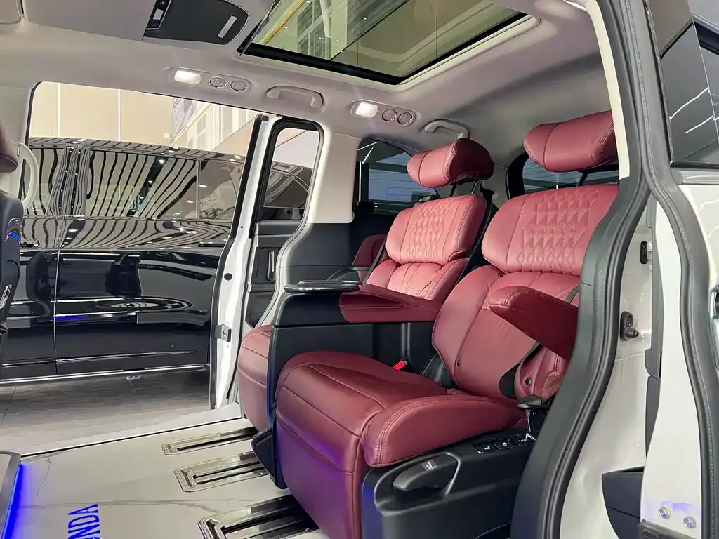 Honda Elysion 2023 из CN, фото 9