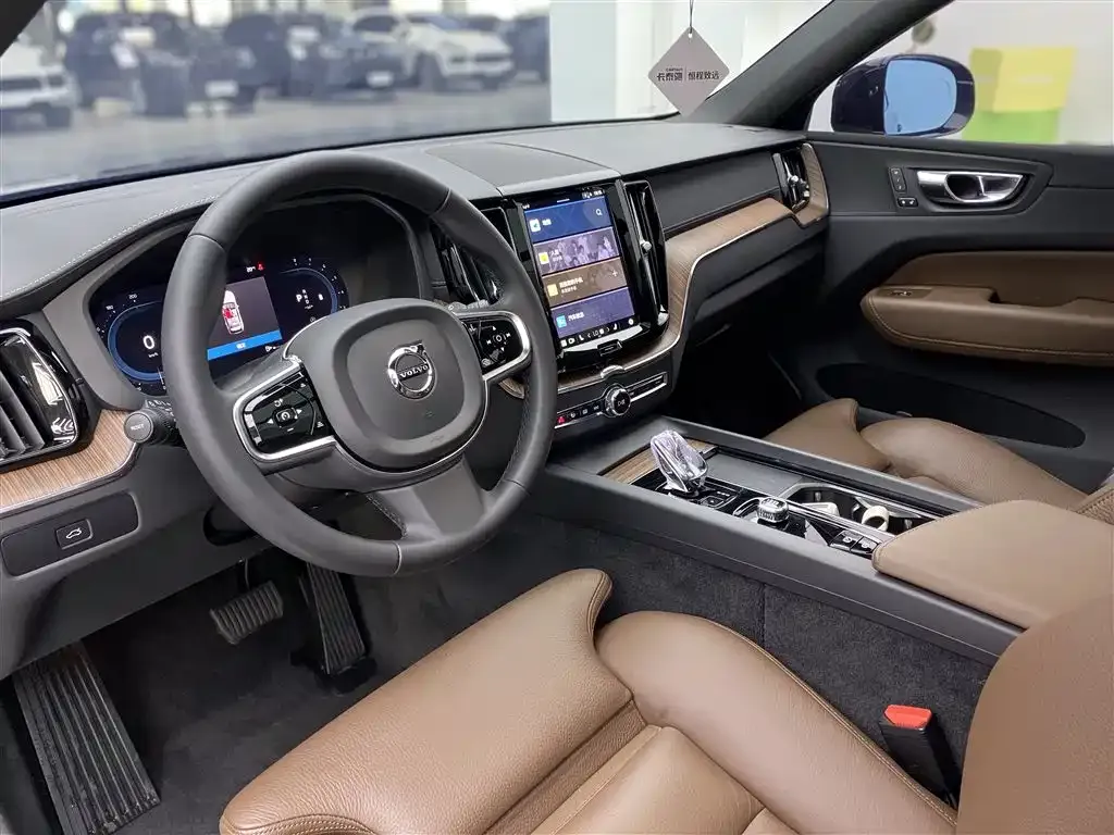 Volvo XC60 2024 из CN, фото 6