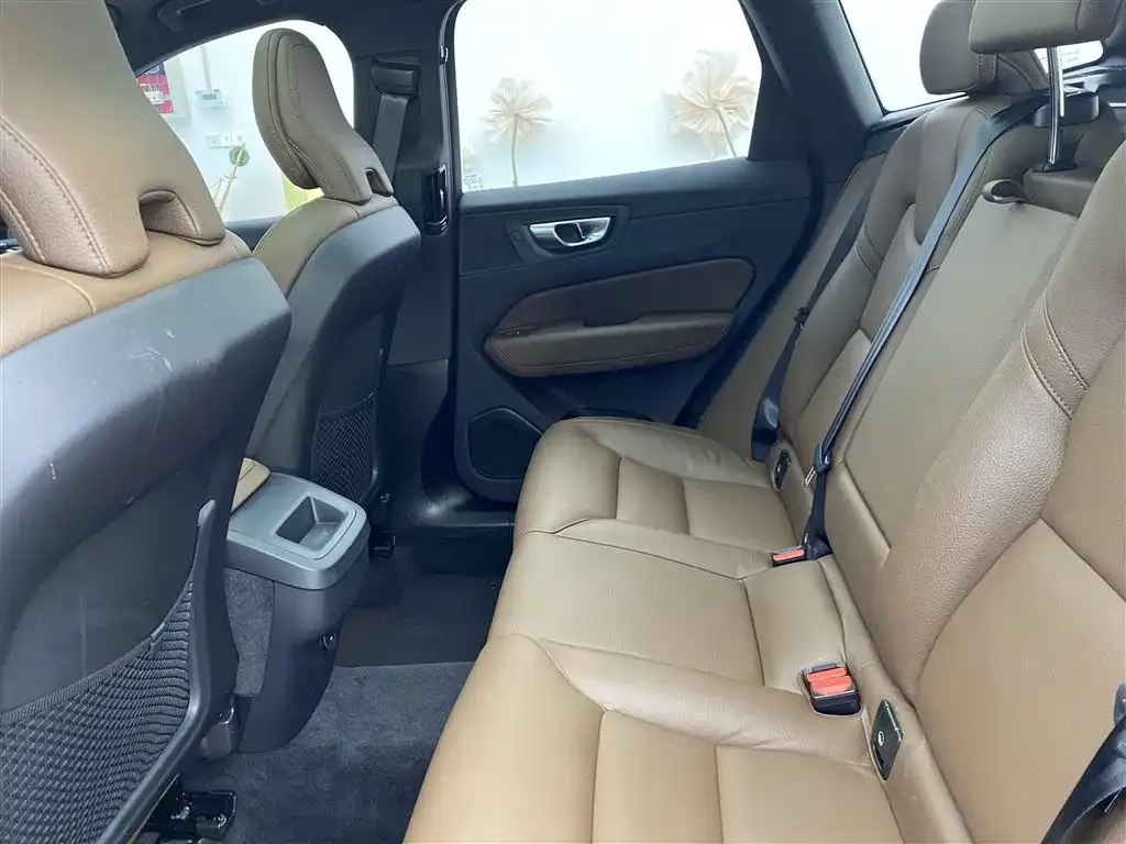 Volvo XC60 2024 из CN, фото 9