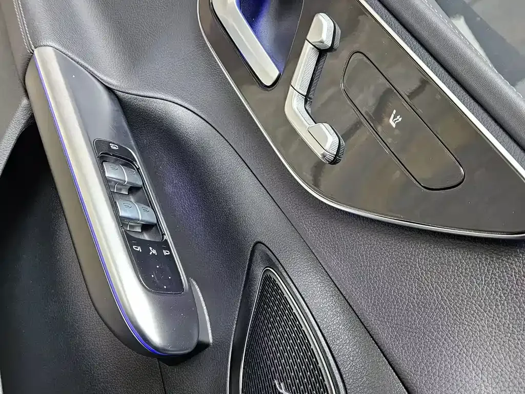 Mercedes-Benz C-Class 2024 из CN, фото 8