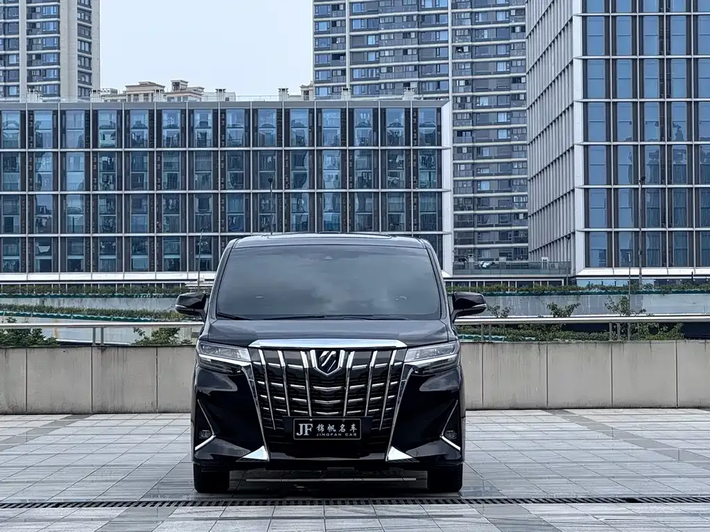 Toyota Alphard 2023 из CN, фото 1