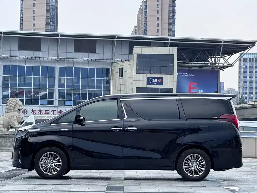Toyota Alphard 2023 из CN, фото 3