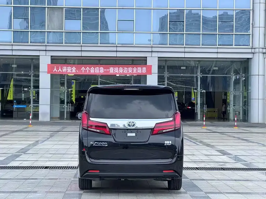 Toyota Alphard 2023 из CN, фото 5