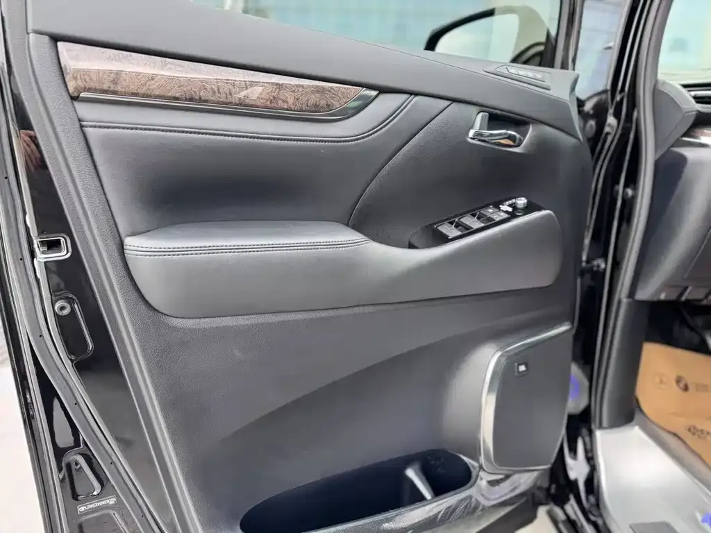 Toyota Alphard 2023 из CN, фото 6