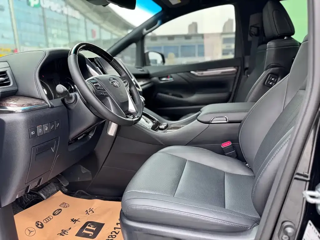 Toyota Alphard 2023 из CN, фото 7