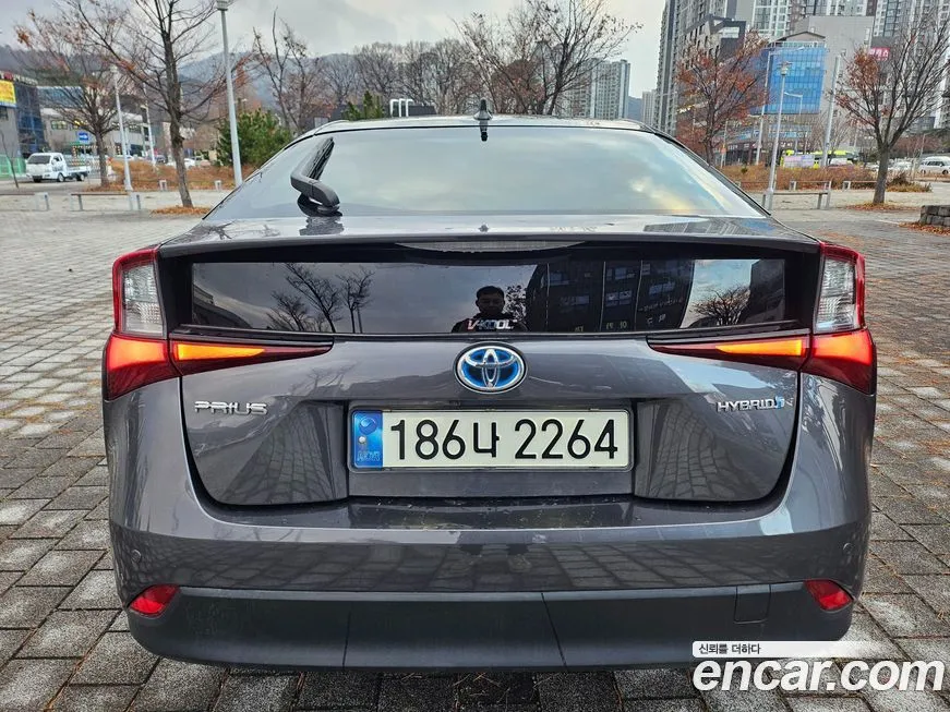 Toyota Prius 2022 из KR, фото 6