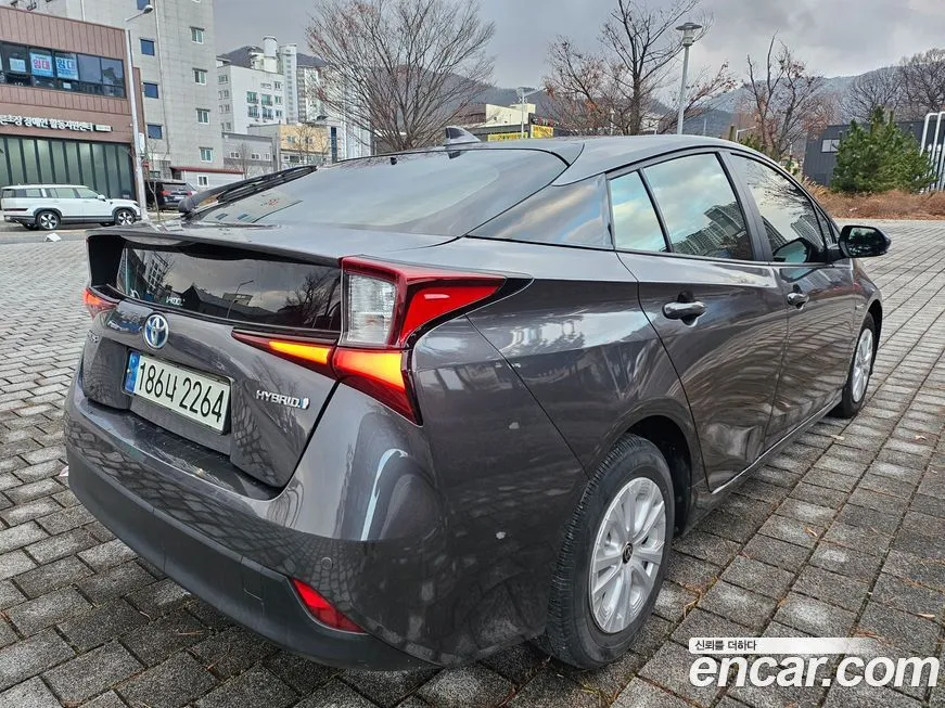 Toyota Prius 2022 из KR, фото 7