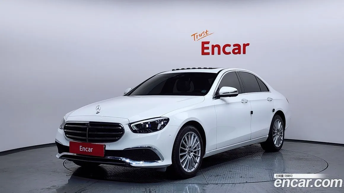 Mercedes-Benz E-Class — фото 1