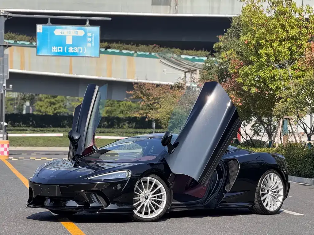 McLaren GT — фото 1