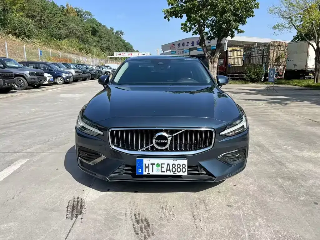 Volvo S60 2021 из CN, фото 2