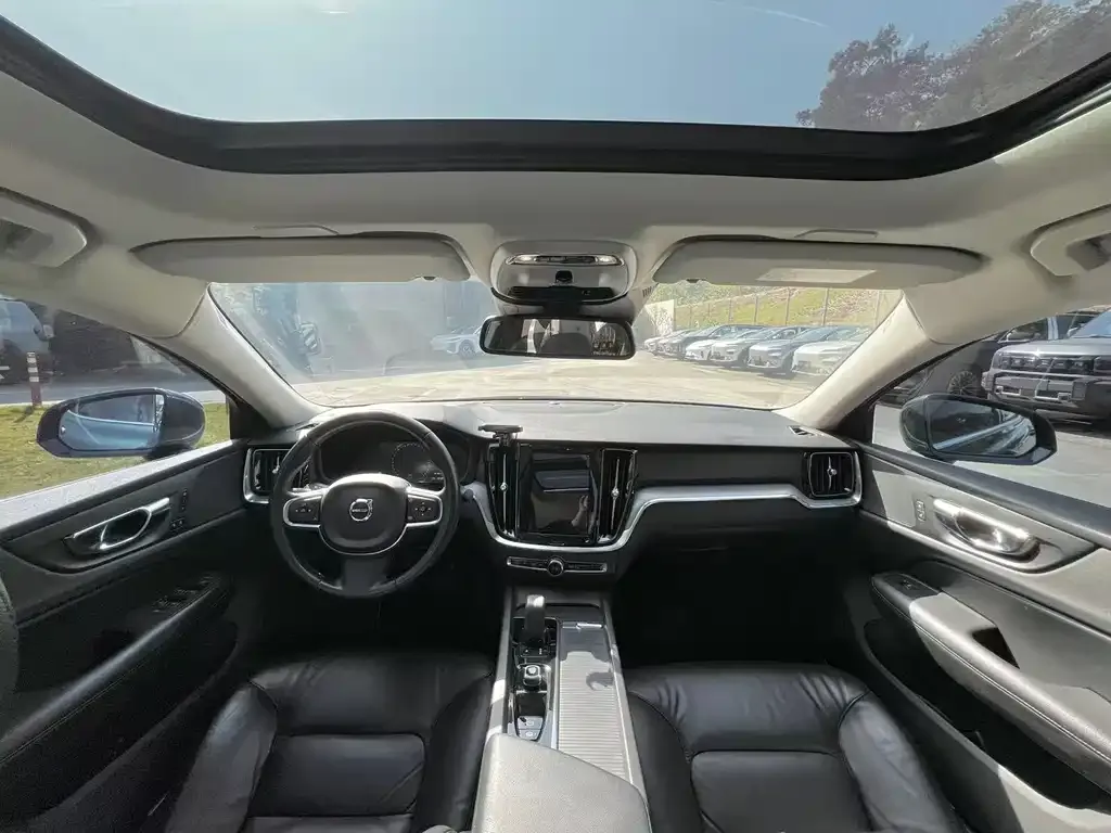 Volvo S60 2021 из CN, фото 4