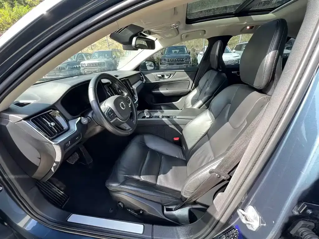 Volvo S60 2021 из CN, фото 5