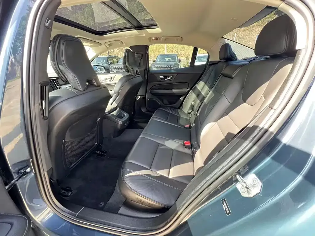 Volvo S60 2021 из CN, фото 6