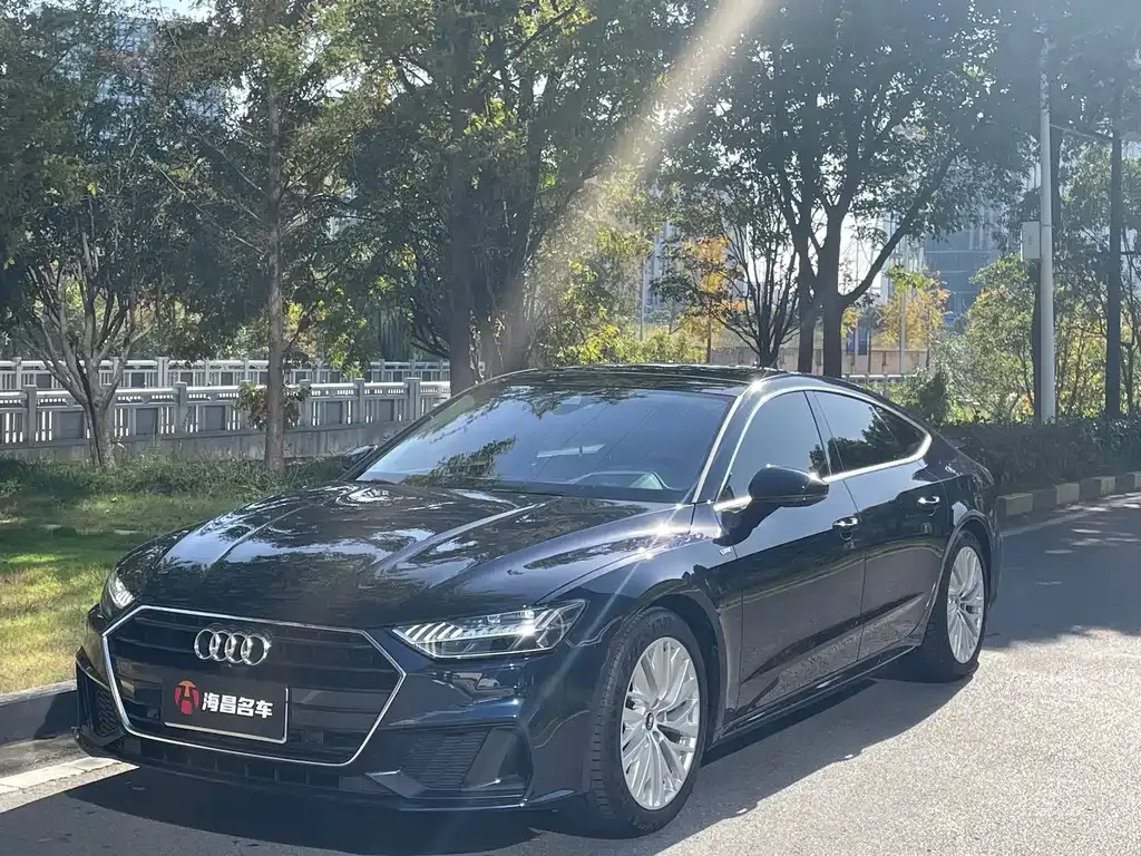 Audi A7 — фото 1