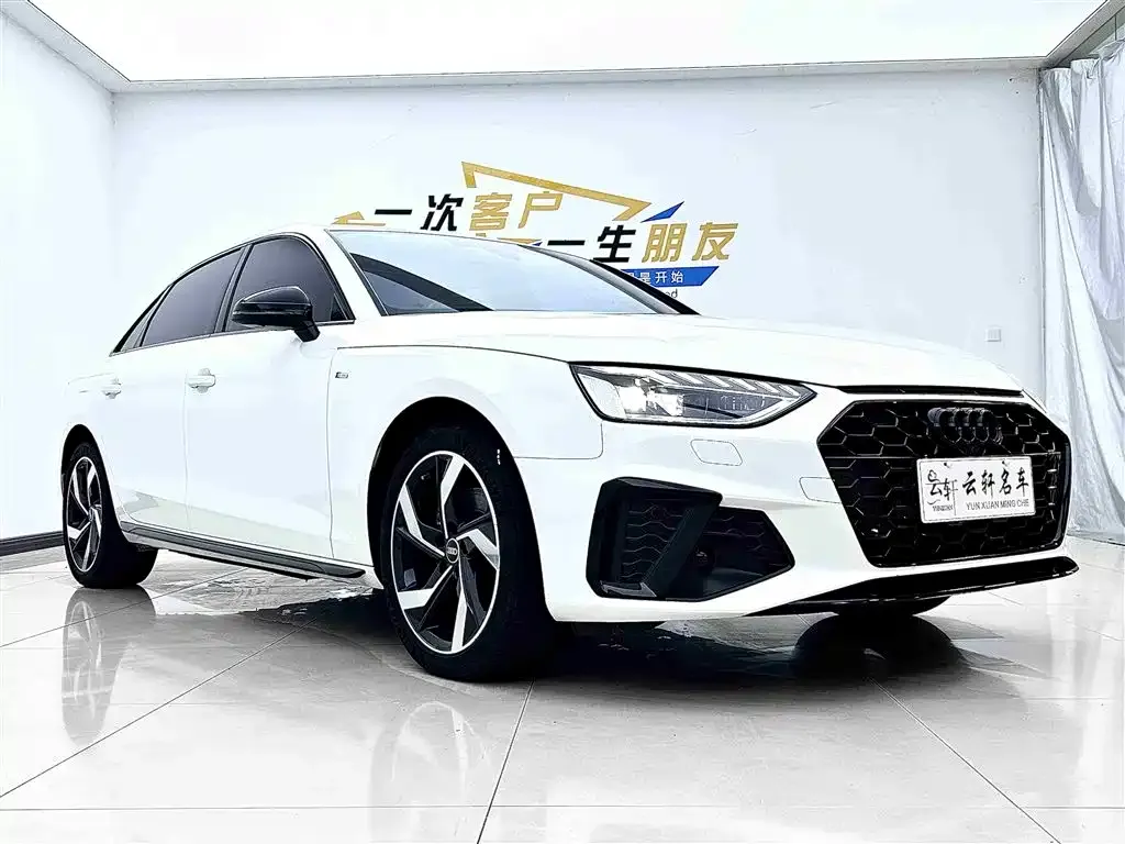 Audi A4L 2023 из CN, фото 3