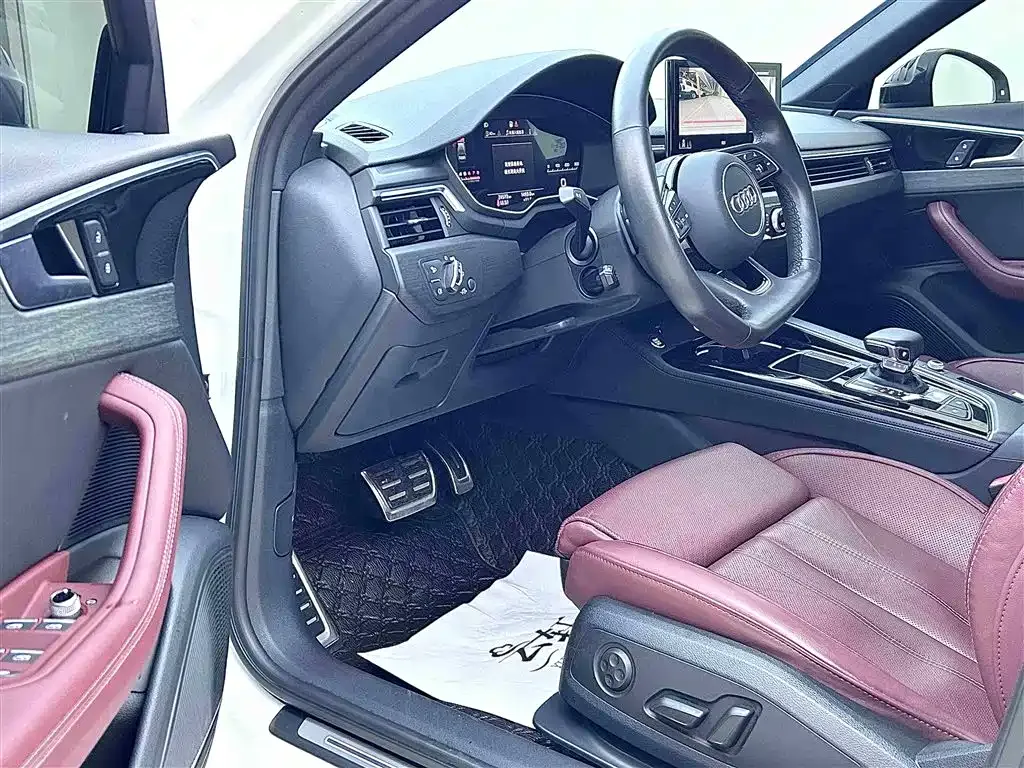 Audi A4L 2023 из CN, фото 7