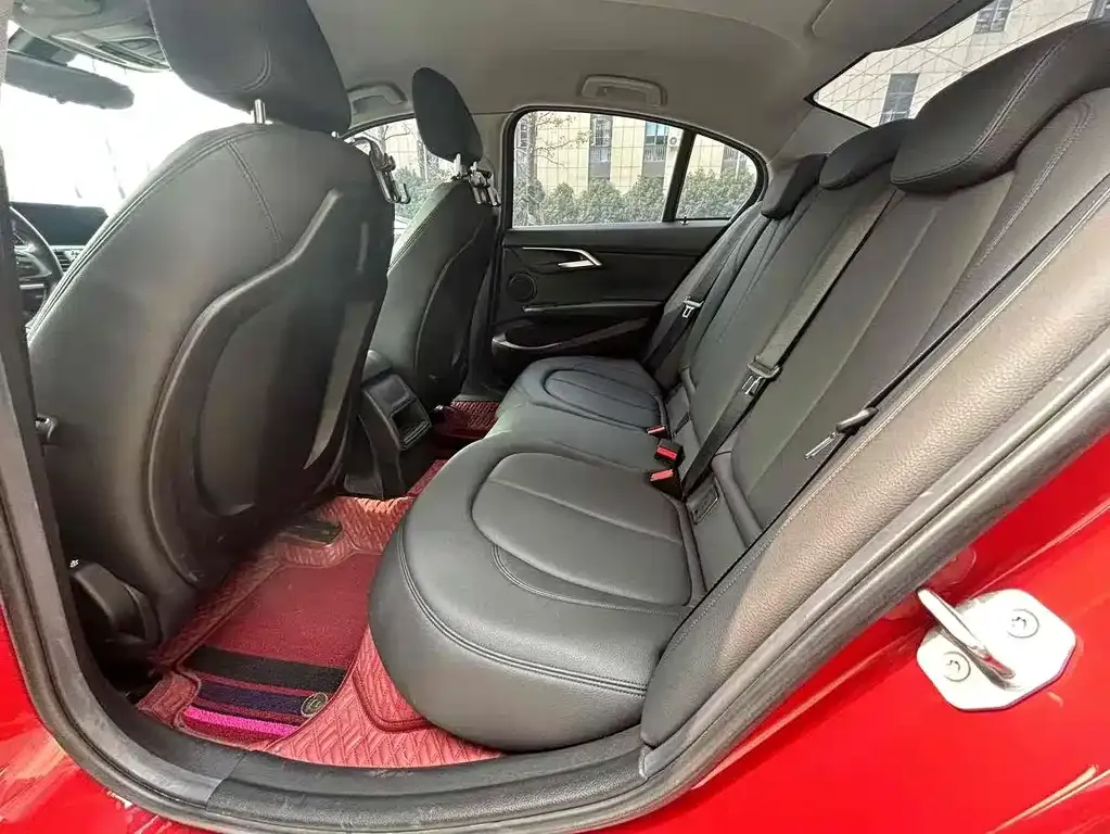BMW 1 Series 2022 из CN, фото 6