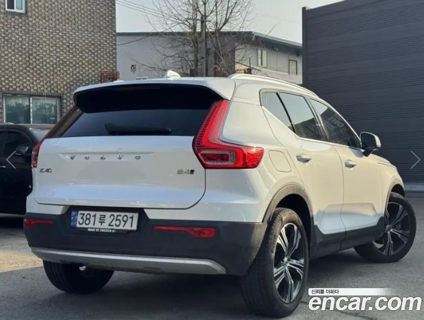 Volvo XC40 — фото 2